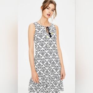 Boden Arabella Jersey Dress in a white and navy floral pattern Size 6